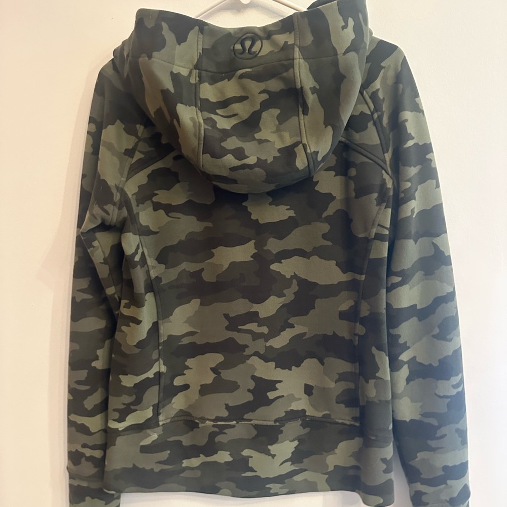 Lululemon athletica Camo Zip-Up Hoodie in Olive & Black - Picture 3 of 4